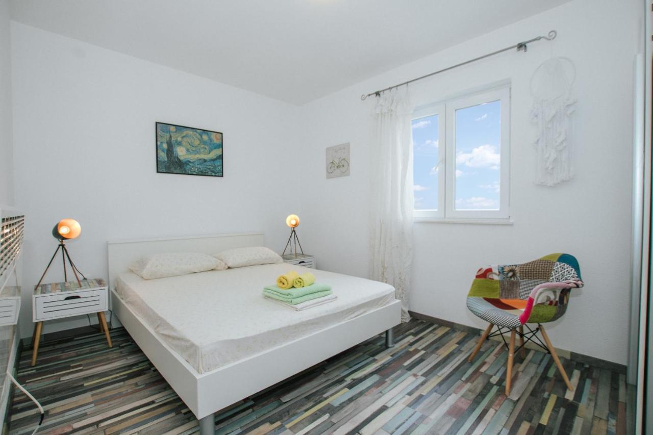 Apartman Bagattino-Trogir Near Old Town Exterior foto